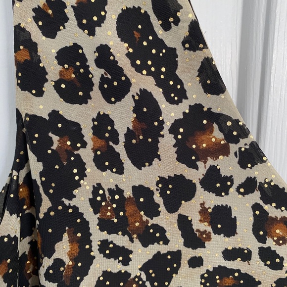 NWT V-Neck Tank Leopard Tank - Picture 2 of 4
